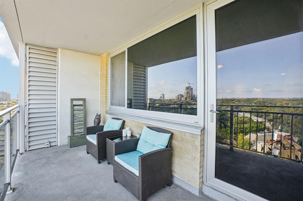 Twenty 1 Turtle Crk Condo - Residential