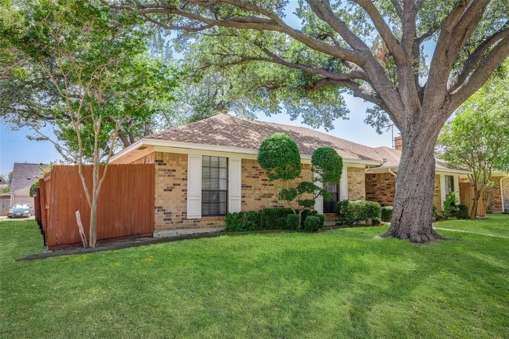 Photo of 2128 El Dorado Way, Carrollton, TX 75006 (MLS # 21280032)
