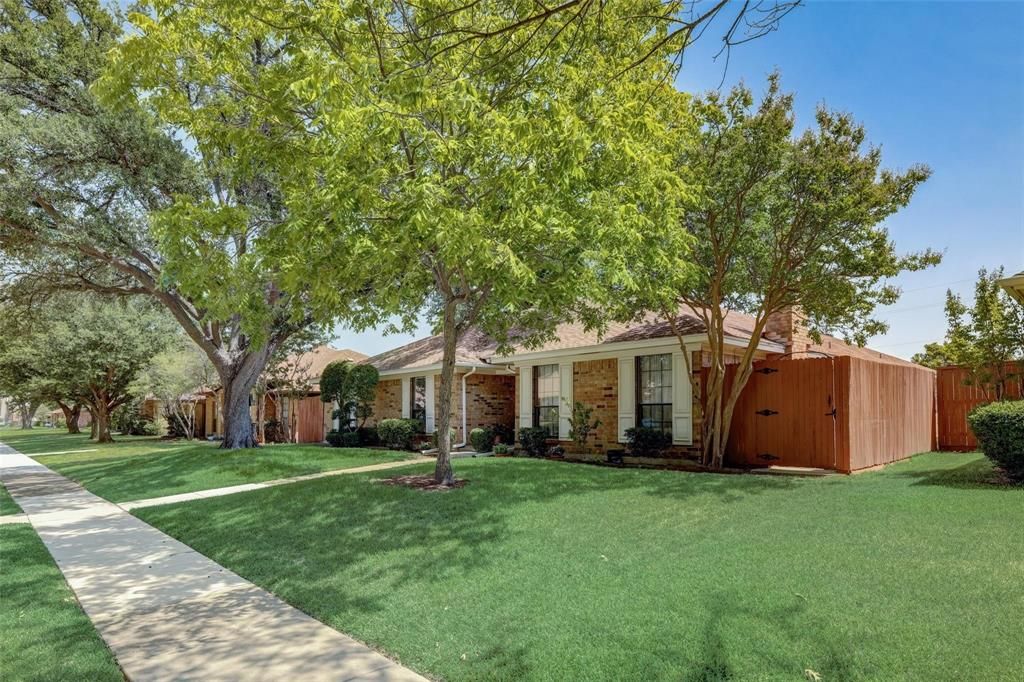 Photo of 2128 El Dorado Way, Carrollton, TX 75006 (MLS # 21280032)