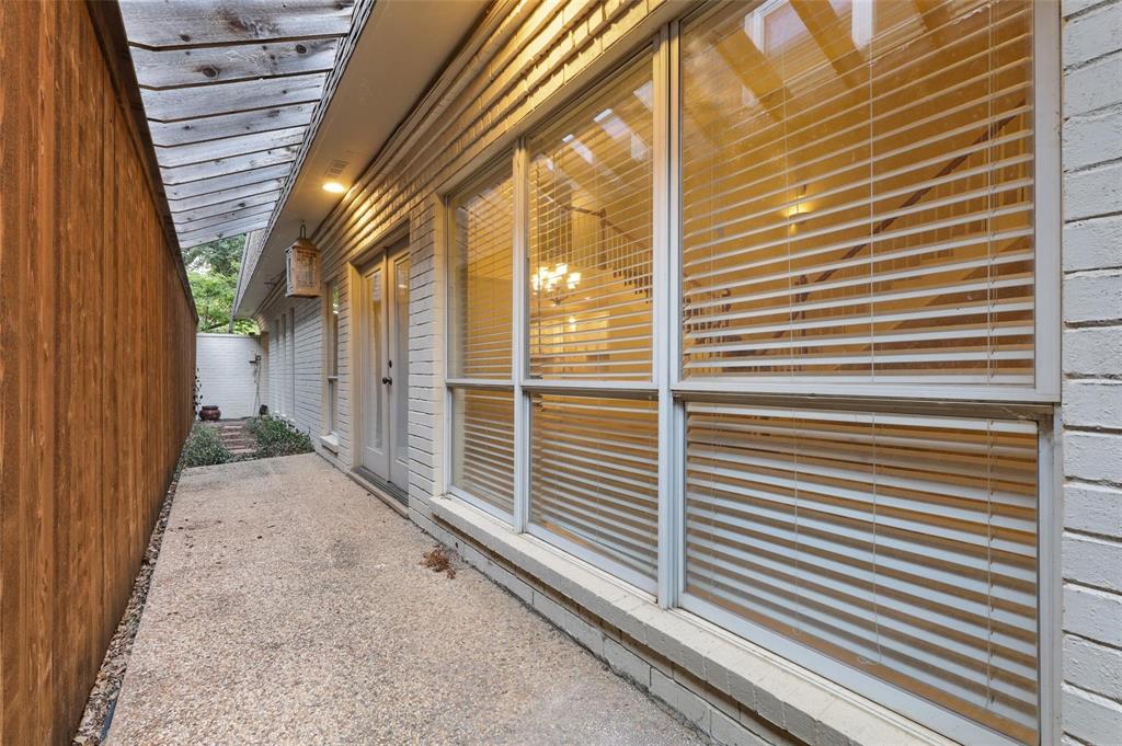 Fort Worth, Texas 76107, United States, 4 Bedrooms Bedrooms, ,3 BathroomsBathrooms,Residential,Pending,104088