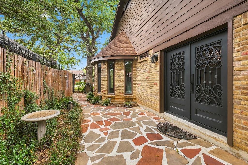 3619 Lake Pontchartrain Drive