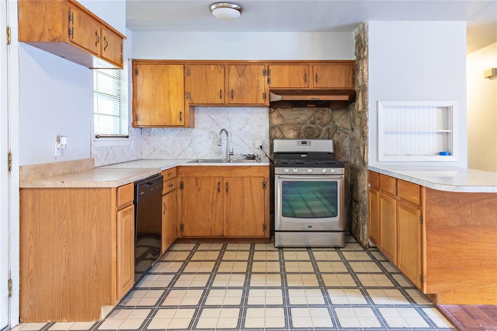 2558 Crape Myrtle Street