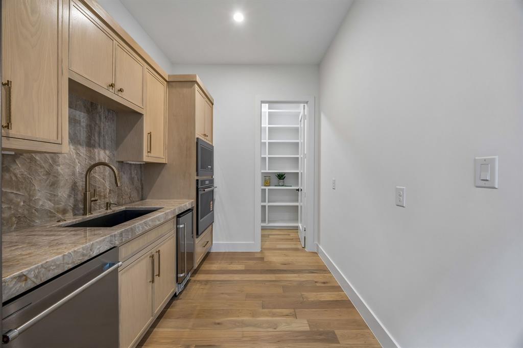 GASTON TERRACE - Residential