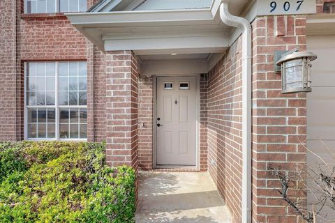 907 Waterford Way Euless TX 76039
