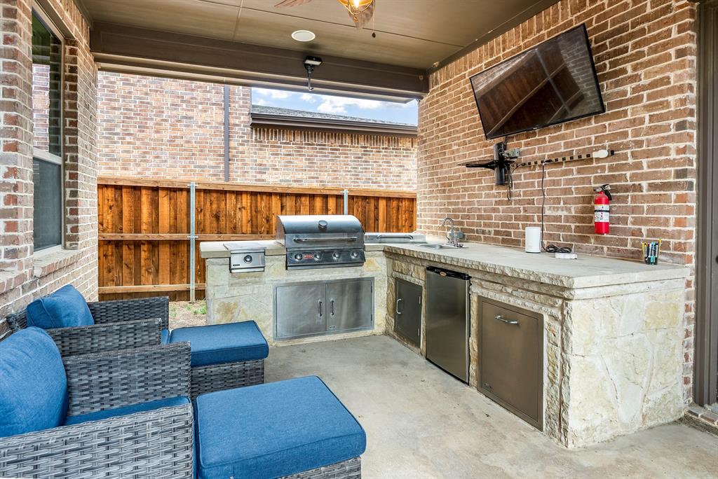 1110 Amber Rose Way