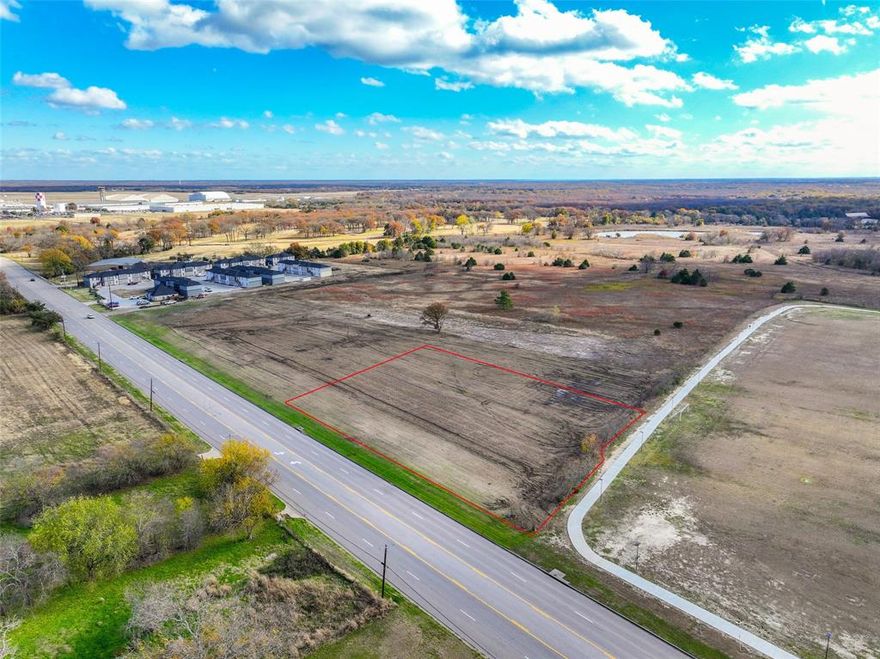1.58~ acres of commercial land in a great location sitting on FM 1570 (also known as Jack Finney Blvd) with approximately 371' of road frontage, 200' in depth, and less than a quarter mile from the entrance of L3 Harris. This is a great pad site with a high traffic count and high visibility. All utilities available and ready to build on! Master planned development located right beside the property with a brand new 60 unit apartment complex as well as a 60 unit townhome-duplex community currently under construction and an 80 single family lot subdivision platted and planned. Don't miss out on this opportunity to grow in Greenville, Texas! Buyer and buyer's agent to verify all information. Listing agent is related to seller.