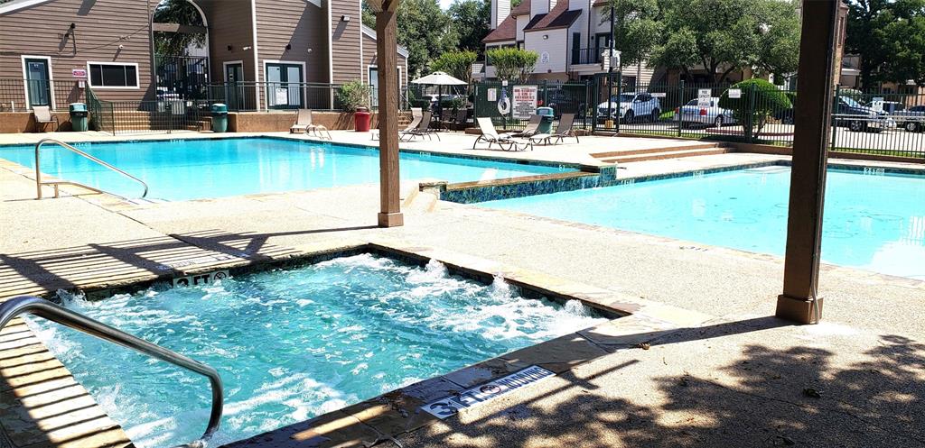 Arlington Oaks Condo - Residential