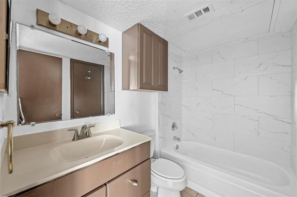Arlington Oaks Condo - Residential
