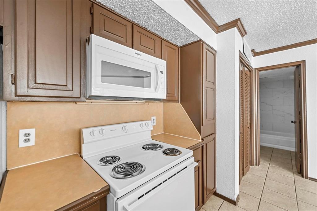 Arlington Oaks Condo - Residential
