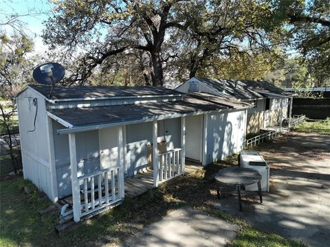Photo of 1812 Arch Street, Fort Worth, TX 76105 (MLS # 21131172)