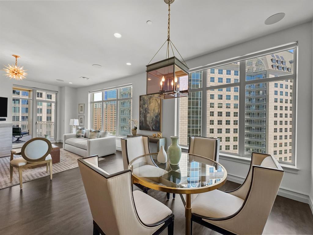 2555 N Pearl Street 1204
