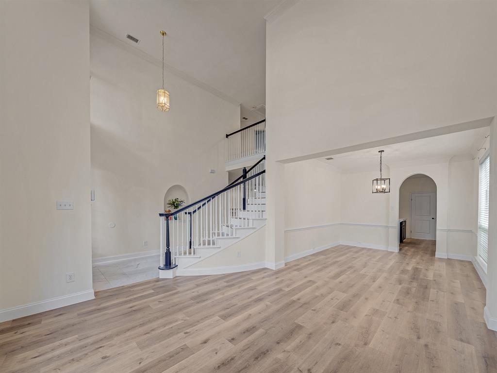 3904 Evesham Drive