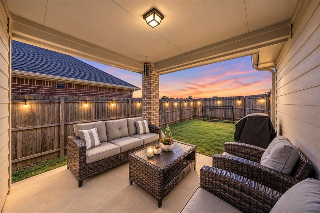 5833 Dew Plant Way