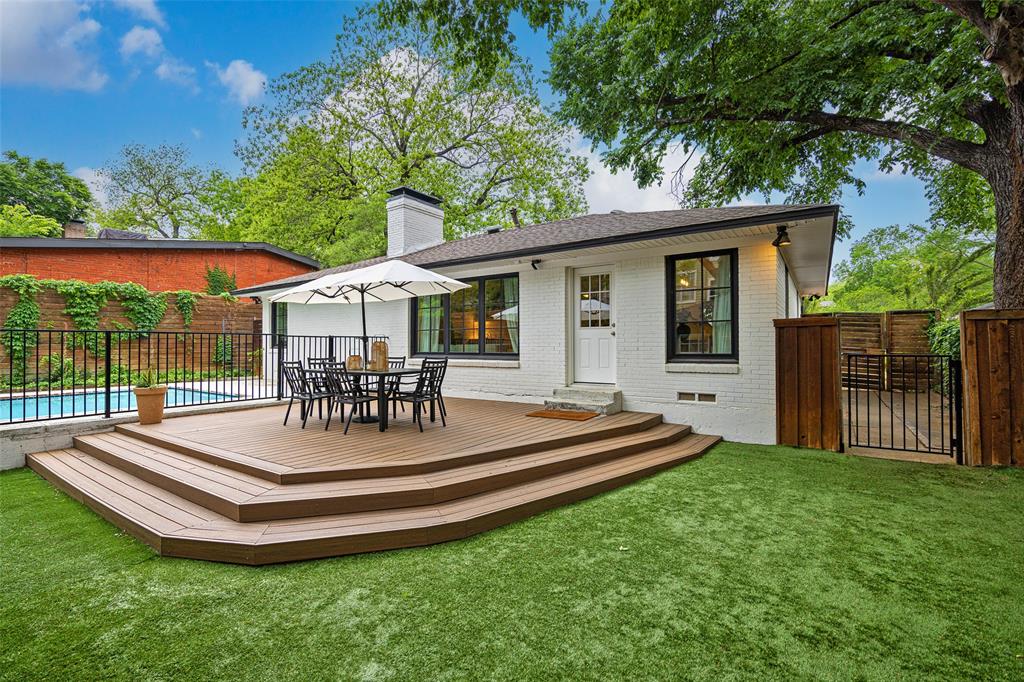 2422 Loving Avenue