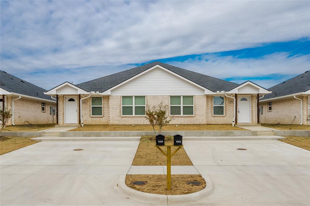 Ennis - Residential Lease