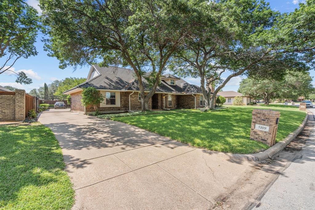 5111/5109 Ledgestone Drive
