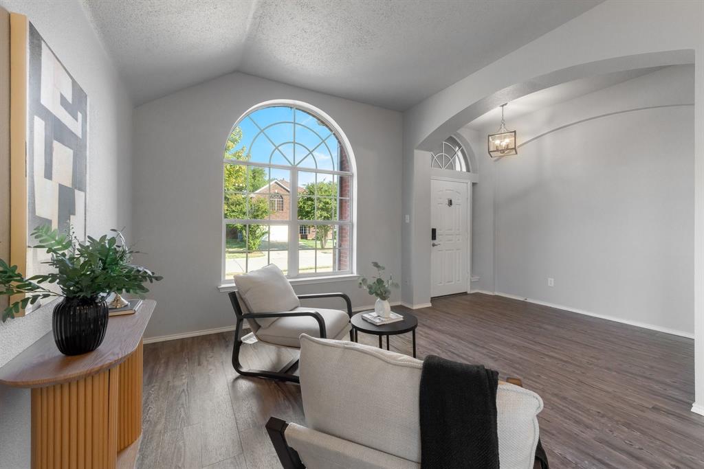 215 Longhorn Trail
