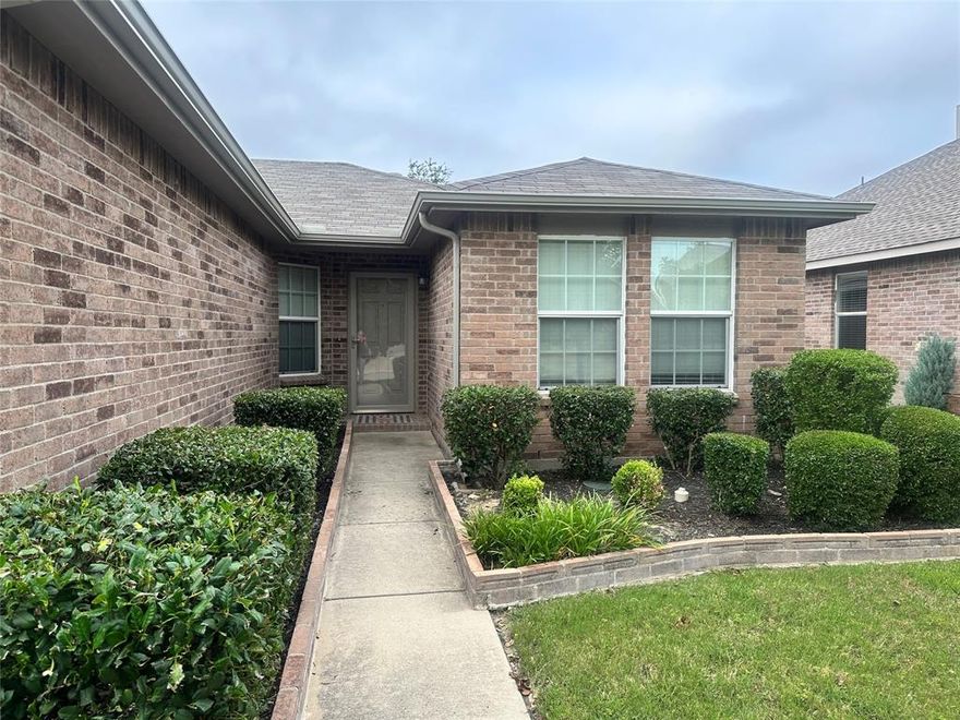 Cute single family home in Lake Point Community
Come swim in the nice community pool with lazy river and escape the heat! Yard is nicely landscaped. The living area is nice sized with a fireplace. Kitchen has all appliances including a frig but frig is not guaranteed. Home has carpet. There is a community pool, playground and lazy river. Eagle Mtn-Saginaw ISD. All electric. No smoking, no housing vouchers. Income needs to be 3.5x monthly rent, good rental and no bad rental in the last 5 years. Renters can apply online.