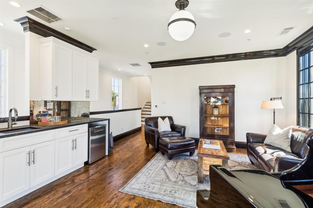 Lexington State Thomas - Residential