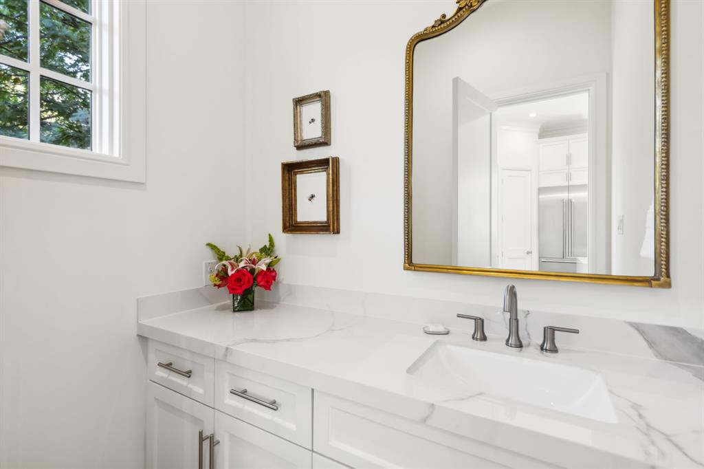 Lexington State Thomas - Residential