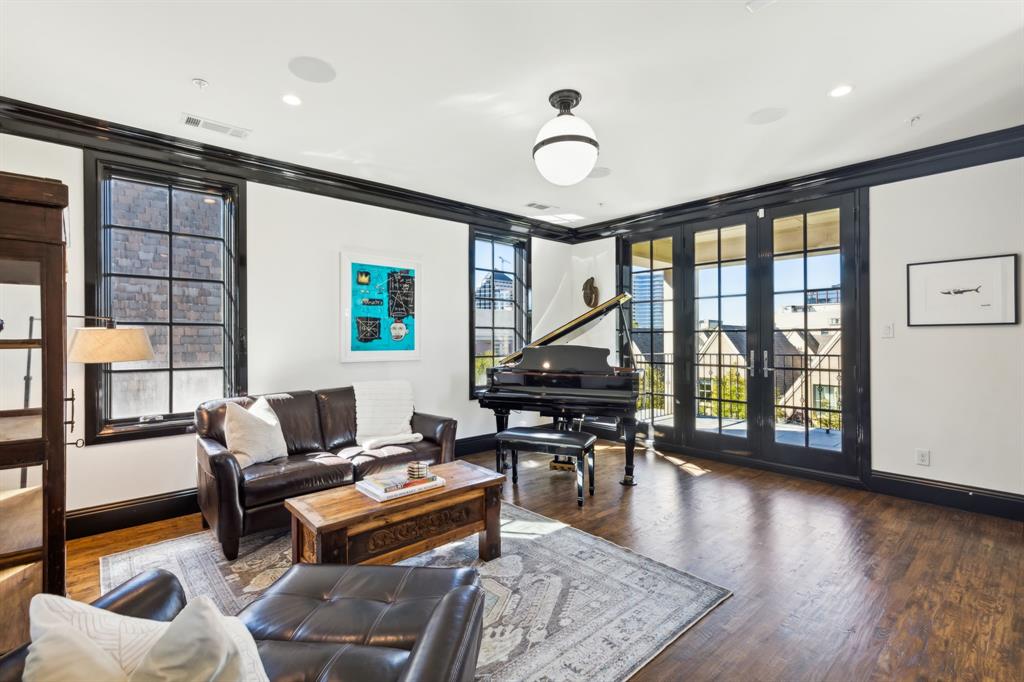 Lexington State Thomas - Residential