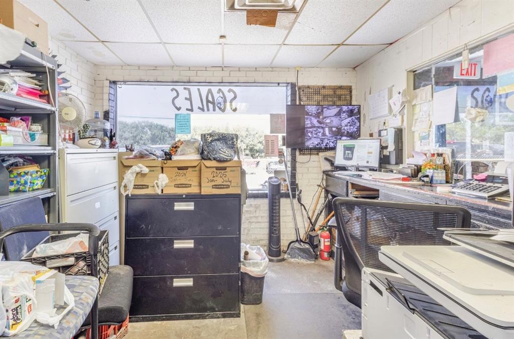 Oak Crest Add - Commercial Sale