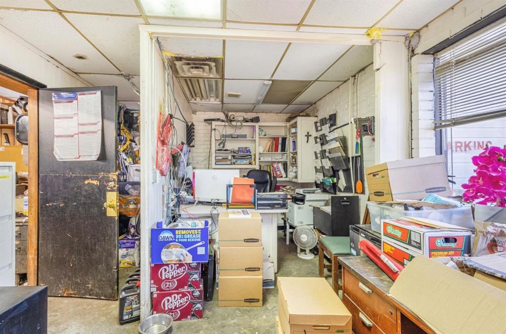 Oak Crest Add - Commercial Sale