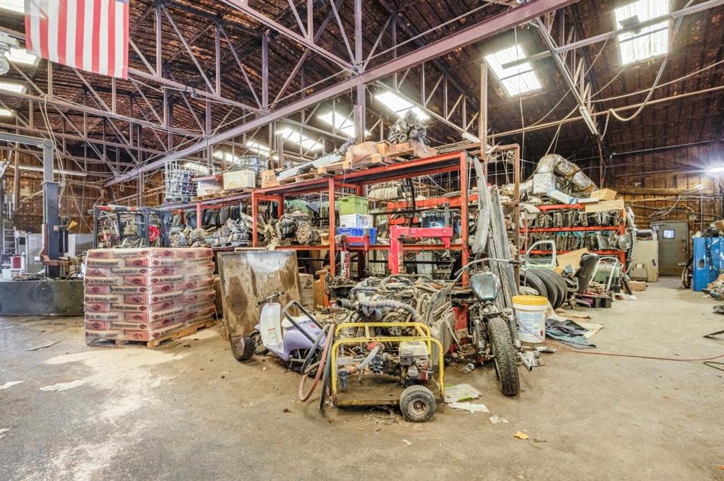 Oak Crest Add - Commercial Sale