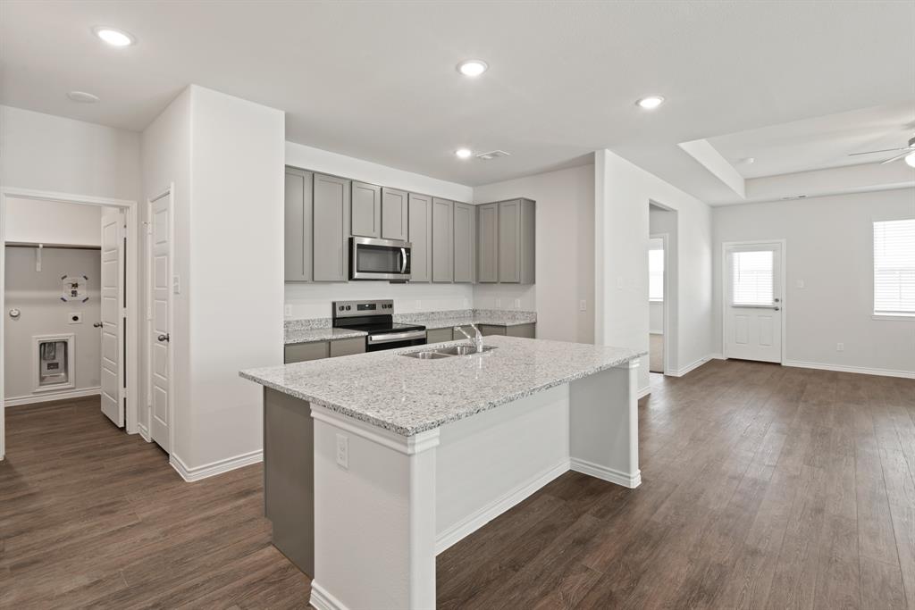 1004 Wingjet Way