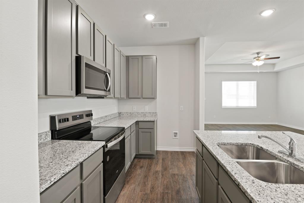 1004 Wingjet Way