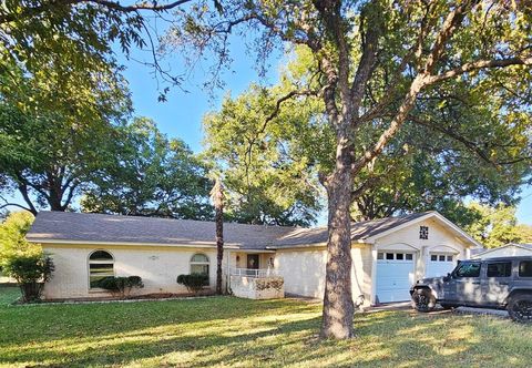 Photo of 311 Casas Del Sur Street, Granbury, TX 76049 (MLS # 21092039)