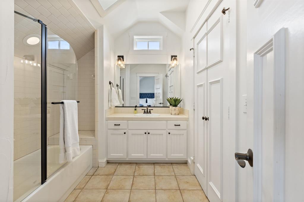 Milton Condos - Residential