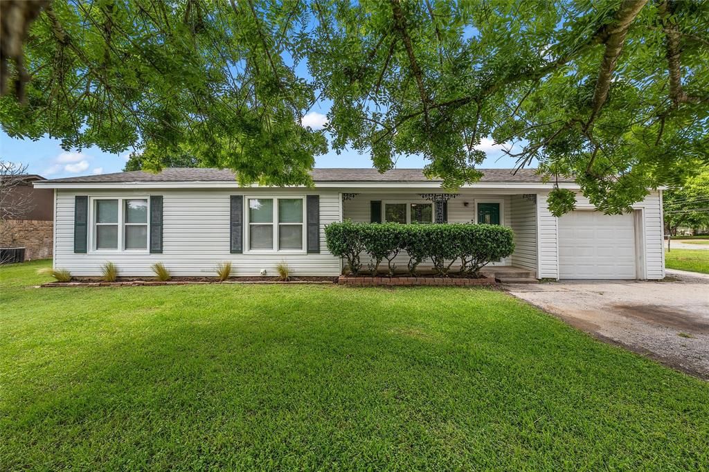Photo of 3718 Kendall Lane, Waco, TX 76705 (MLS # 21268480)