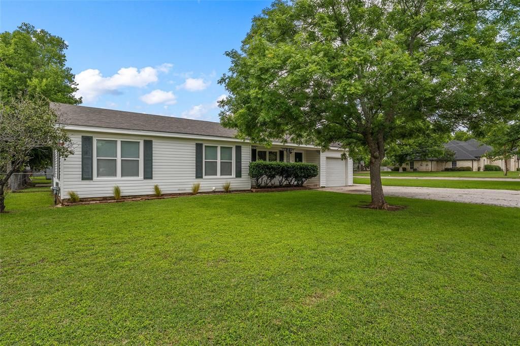 Photo of 3718 Kendall Lane, Waco, TX 76705 (MLS # 21268480)