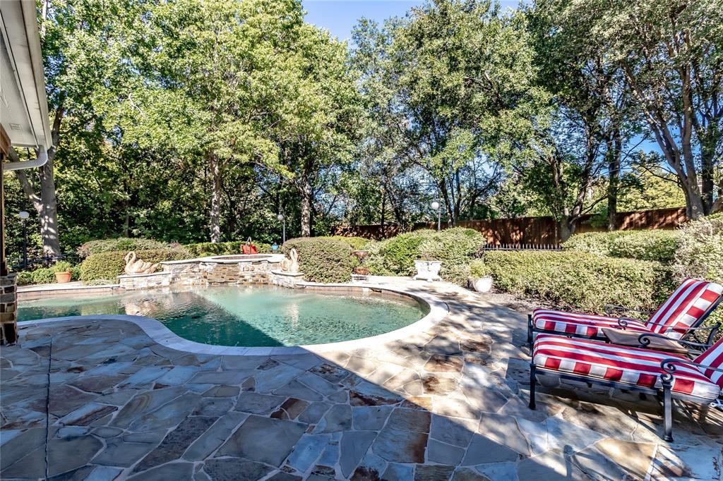 624 Moraine Way