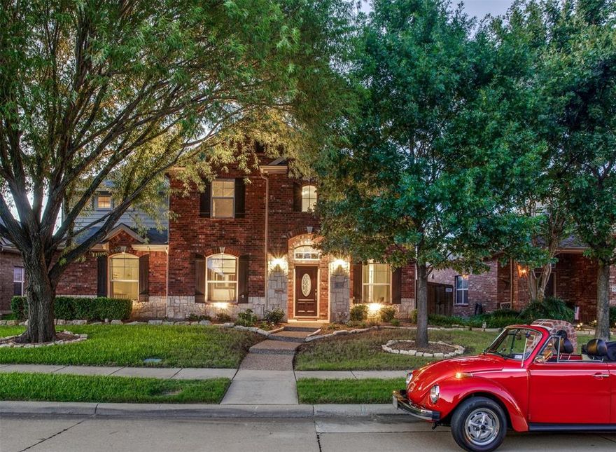 Offer-s received on this home. Offers received unti 5pm on 9-6. So you don't want to look at another home with basic landscaping & minimal upkeep...Then 
you are in luck. This great home wears fresh designer carpet & paint, extensive wood-type floors, gas cooktop, granite counters, window seat, huge backyard with a bring-all-your-friends sized covered patio. Automatic gated driveway fits 4 cars (or awesome play area) & lots of private lawn space, B on B cedar fence & much more. This move-in ready home is packed with details & upgrades - Guest bedroom & Full bath down, built-ins in Gameroom, Laundry & Garage, Huge Media with built-ins, wetbar & fridge, the list goes on. A Splash park, Playground, community pool