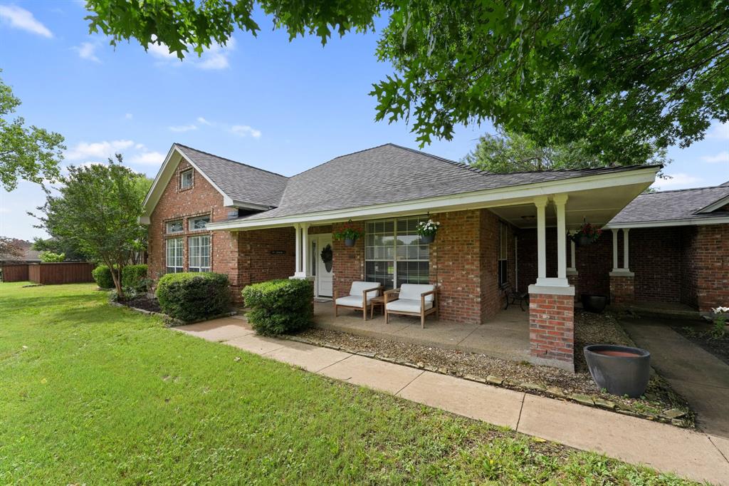 302 Thorntree Drive