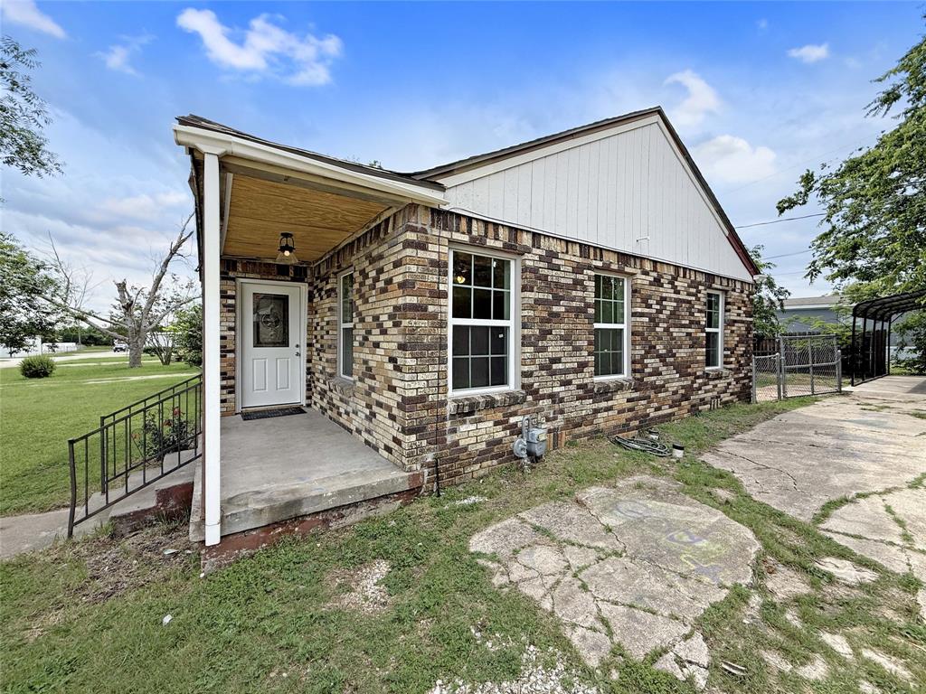104 S 6th Street