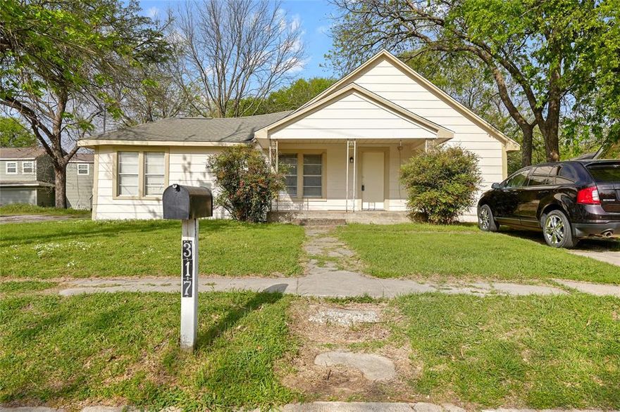 **INVESTOR SPECIAL**

Great investment opportunity featuring two dwellings on one lot—a main house and a separate rear apartment. The main residence offers functional living spaces with ample natural light. The kitchen is equipped with solid wood cabinetry, generous counter space, and a practical layout for everyday use. The secondary unit features light cabinetry and great natural light for a bright, inviting feel. This is the perfect investment opportunity for investors looking to expand their portfolio! Property is currently occupied by tenants through Spring of 2027 offering immediate income potential.


*This property can be sold individually or along with MLS# 21217417 and MLS# 21217450.*