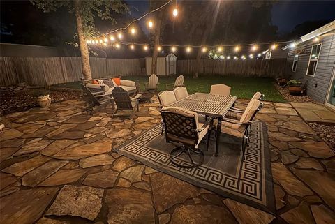 805 Clover Park Drive Arlington TX 76013