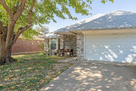 6329 Woodcreek Trail Fort Worth TX 76179