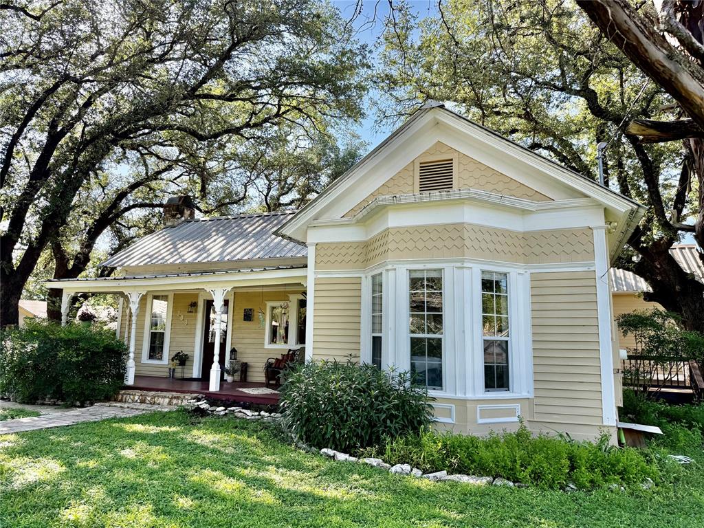 303 E Mclain
