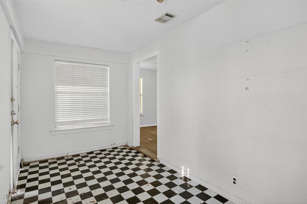 2041 W Colorado Boulevard