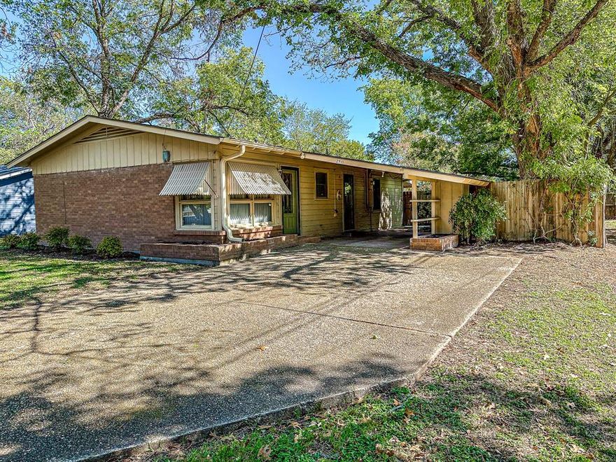 This charming and adorable 2 bedroom, 1 bath home is the perfect place to call your own. The exterior features an attached carport, providing convenient covered parking for your vehicles. The kitchen has stainless steel appliances, whether you're a culinary enthusiast or just enjoy cooking a simple meal. The bedrooms are cozy and inviting, offering a comfortable space to relax and unwind. The bathroom is clean and stylish, featuring all the necessary amenities you need. One of the highlights of this home is the spacious backyard. Whether you want to host gatherings, play games with friends and family, or simply enjoy some fresh air, this backyard provides the perfect setting. Additionally, this home also comes with a storm cellar, providing you with peace of mind during sever weather conditions. Overall, this adorable home offers everything you need for comfortable and convenient living. Don't miss out of the opportunity to make this house your home. (new roof in 2022)