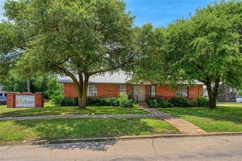220 S Elm Street Sherman TX 75090