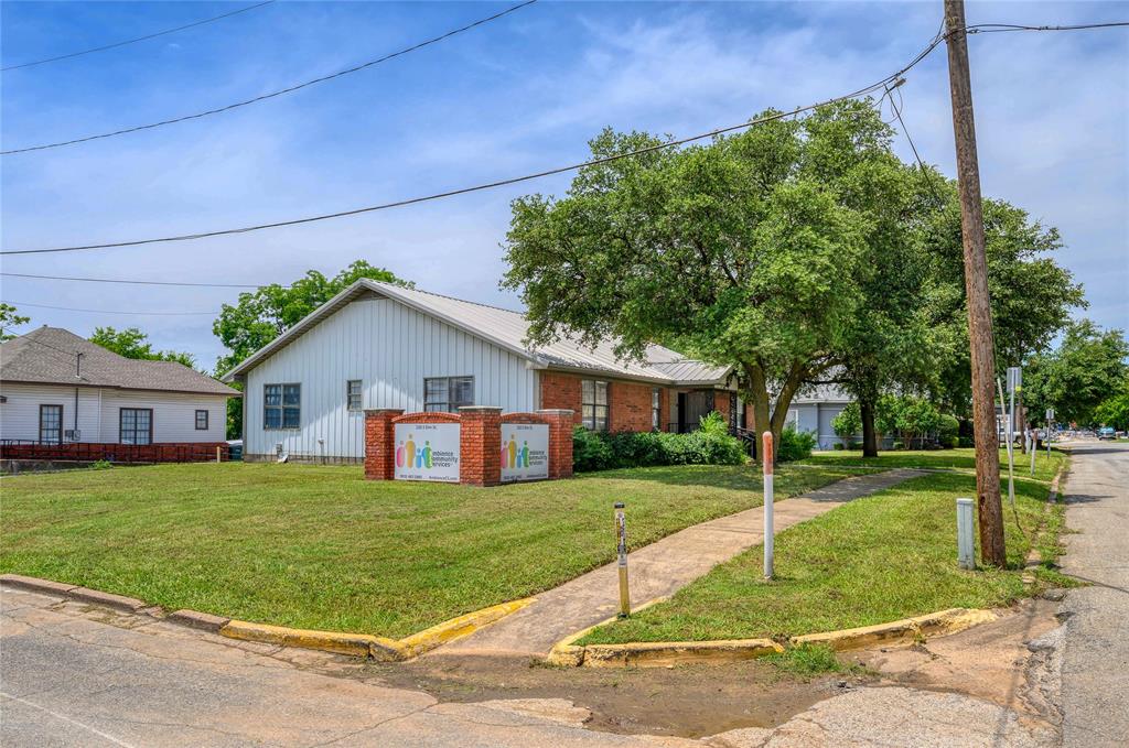 220 S Elm Street