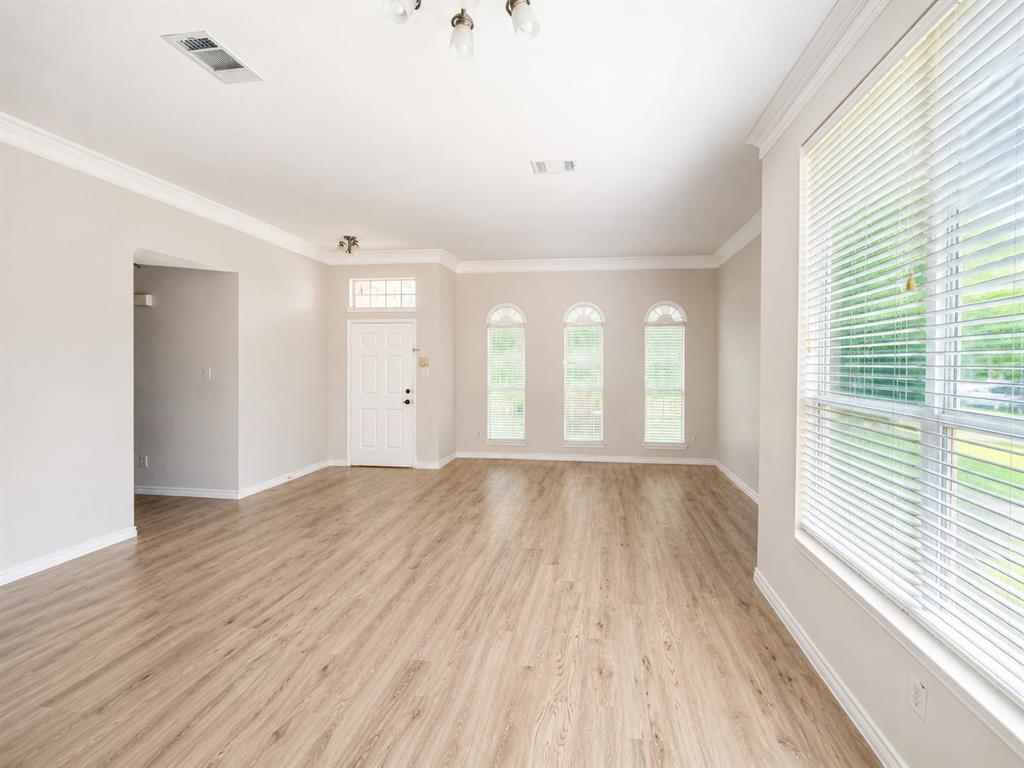 809 Aylesbury Drive