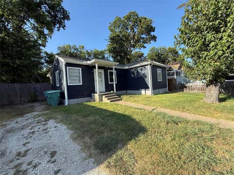 Photo of 1033 S Hub Street, Sherman, TX 75090 (MLS # 21355154)