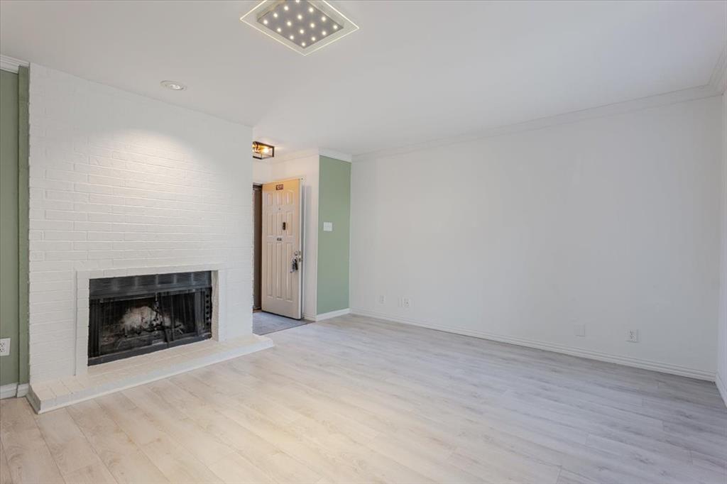 1909 Cloisters Drive 1011