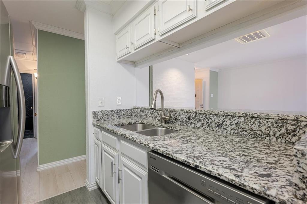 Cloisters Condo The - Residential